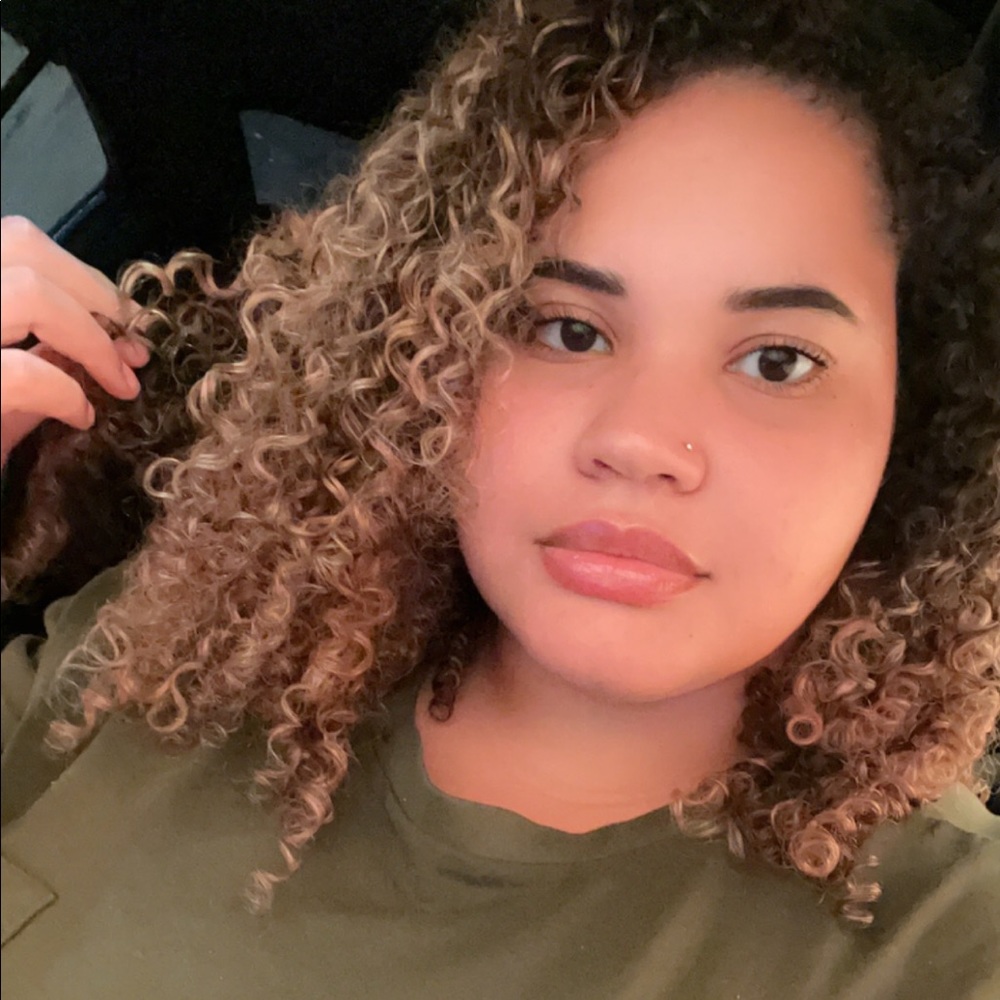 Meet your Posher, Kelly